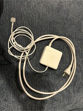 Apple White 85w Magsafe 2 MacBook Pro Laptop Charger with Integrated Cable